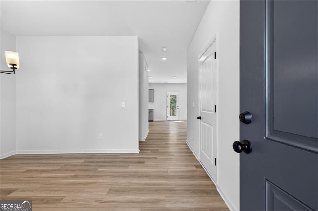 703 Sinclair LN