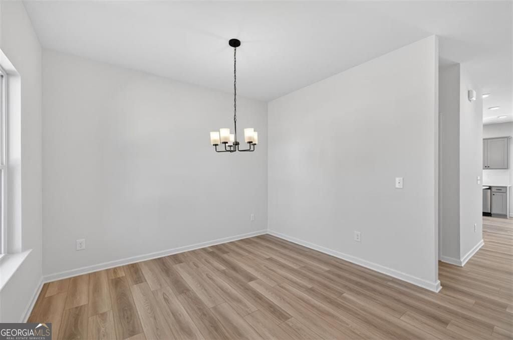 703 Sinclair LN