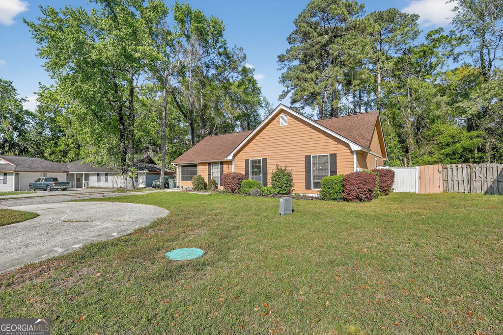 Photo of 6 N Nicholson Circle, Savannah, GA 31419 (MLS # 10793279)