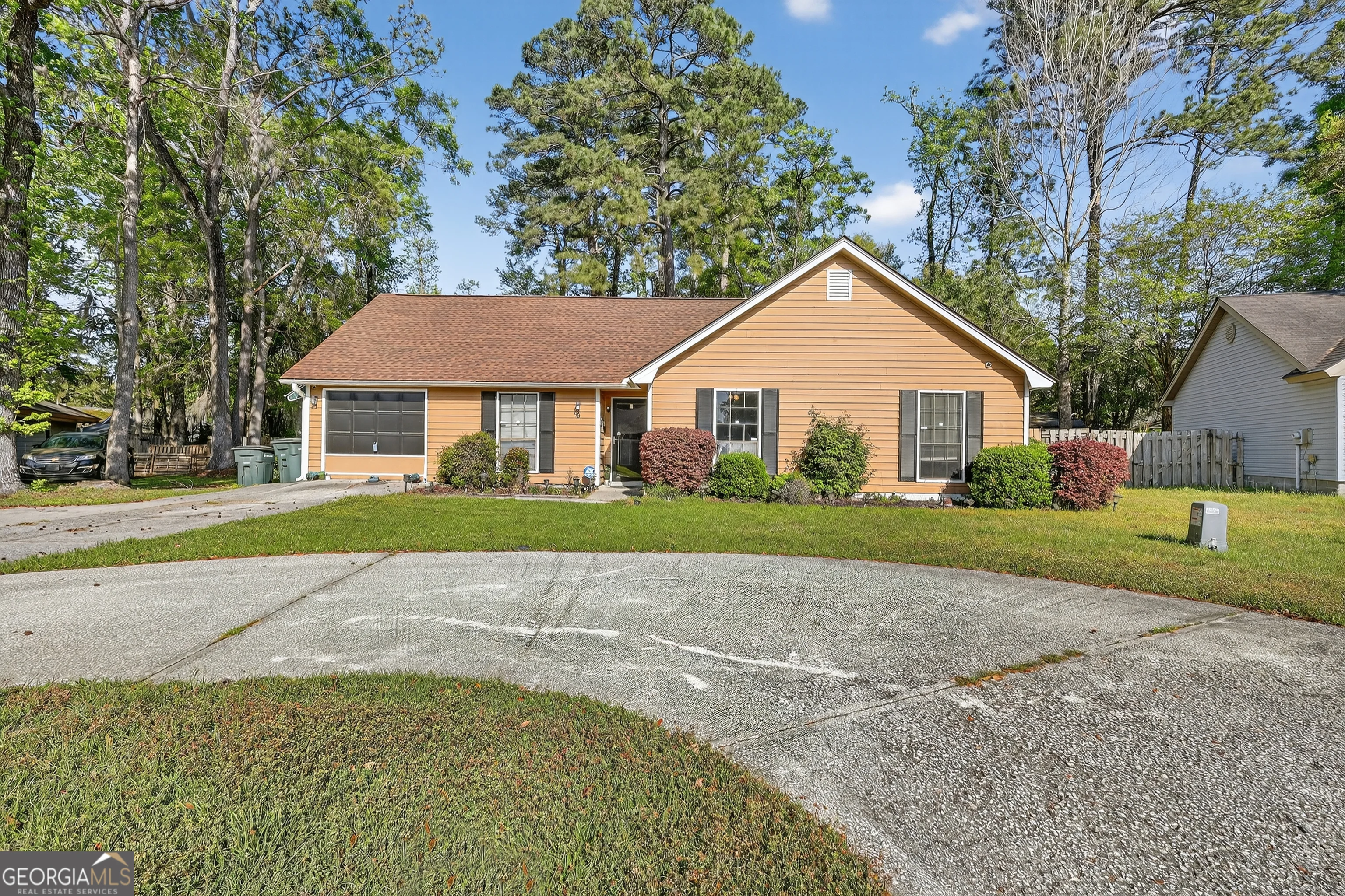 6 N Nicholson Circle