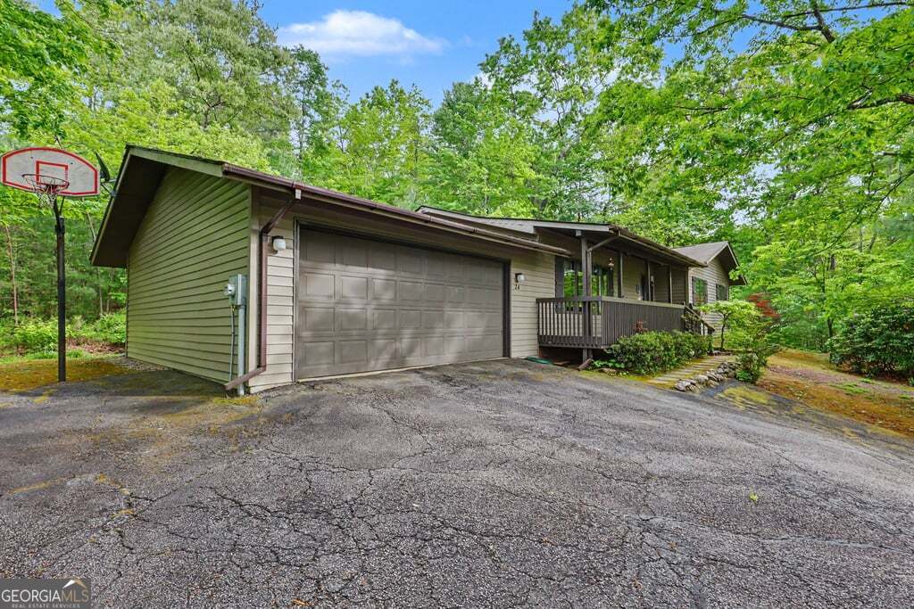 24 Taylor Valley RD