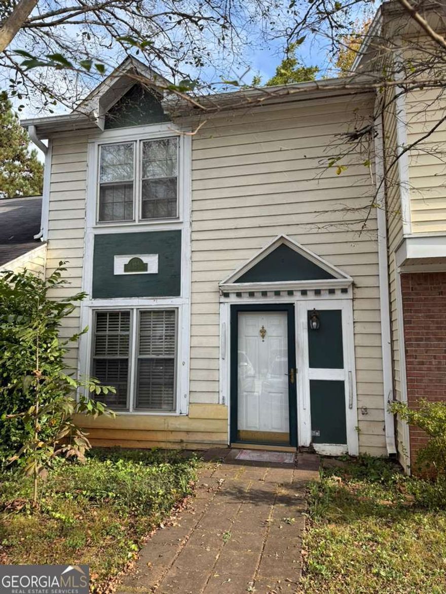 ***Investor Special*** This 2 bedroom 2.5 Bath townhouse in a GREAT LOCATION!  Convenient to the interstate, restaurants, retail stores.  The main level offers a living room with a contemporary fireplace, guest and restroom.  TENANTS IN PLACE.  No showing until we have received an accepted offer***Contact Listing agent only for  more details** As-Is