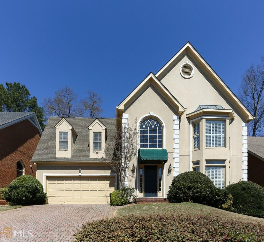 This spacious home has 3 oversized bedrooms and 2.5 bathrooms in sought after Grosvenor Community. The grand 2-story foyer opens up to a banquet-sized dining room and has large great room with fireplace that is open to the kitchen. Home also features a light-filled sunroom, separate eat-in kitchen, and sizeable walk-in closets. Backyard features a private walk-out outdoor living space with fenced in back yard.