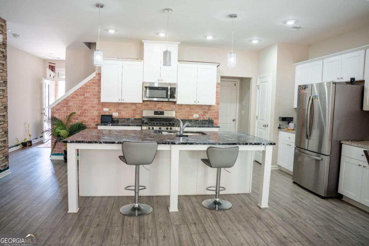 1900 Lanier Harbor PT