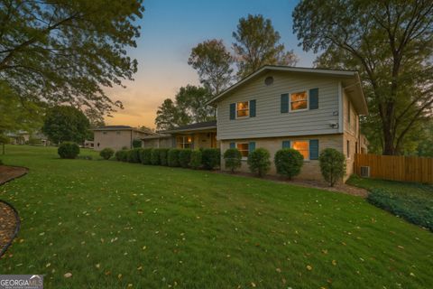 Photo of 3241 Wildwood Drive SW, Marietta, GA 30060 (MLS # 10625903)