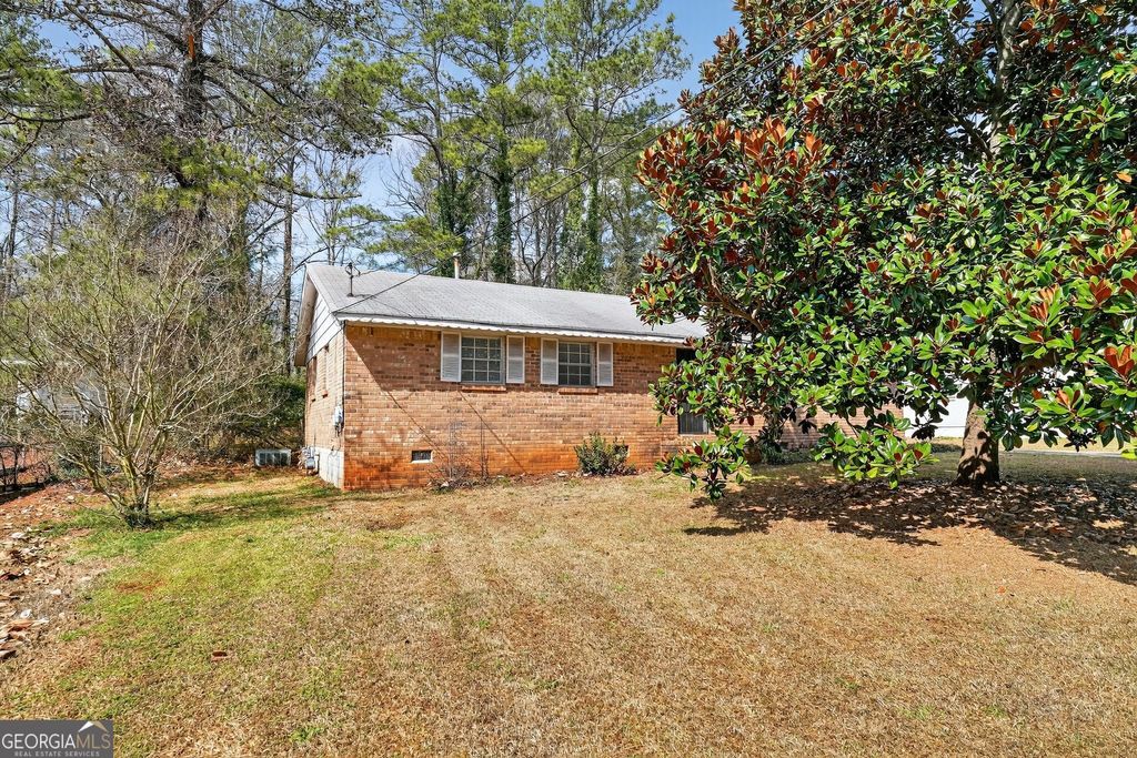 Photo of 8955 Yarmouth Drive, Jonesboro, GA 30238 (MLS # 10710327)