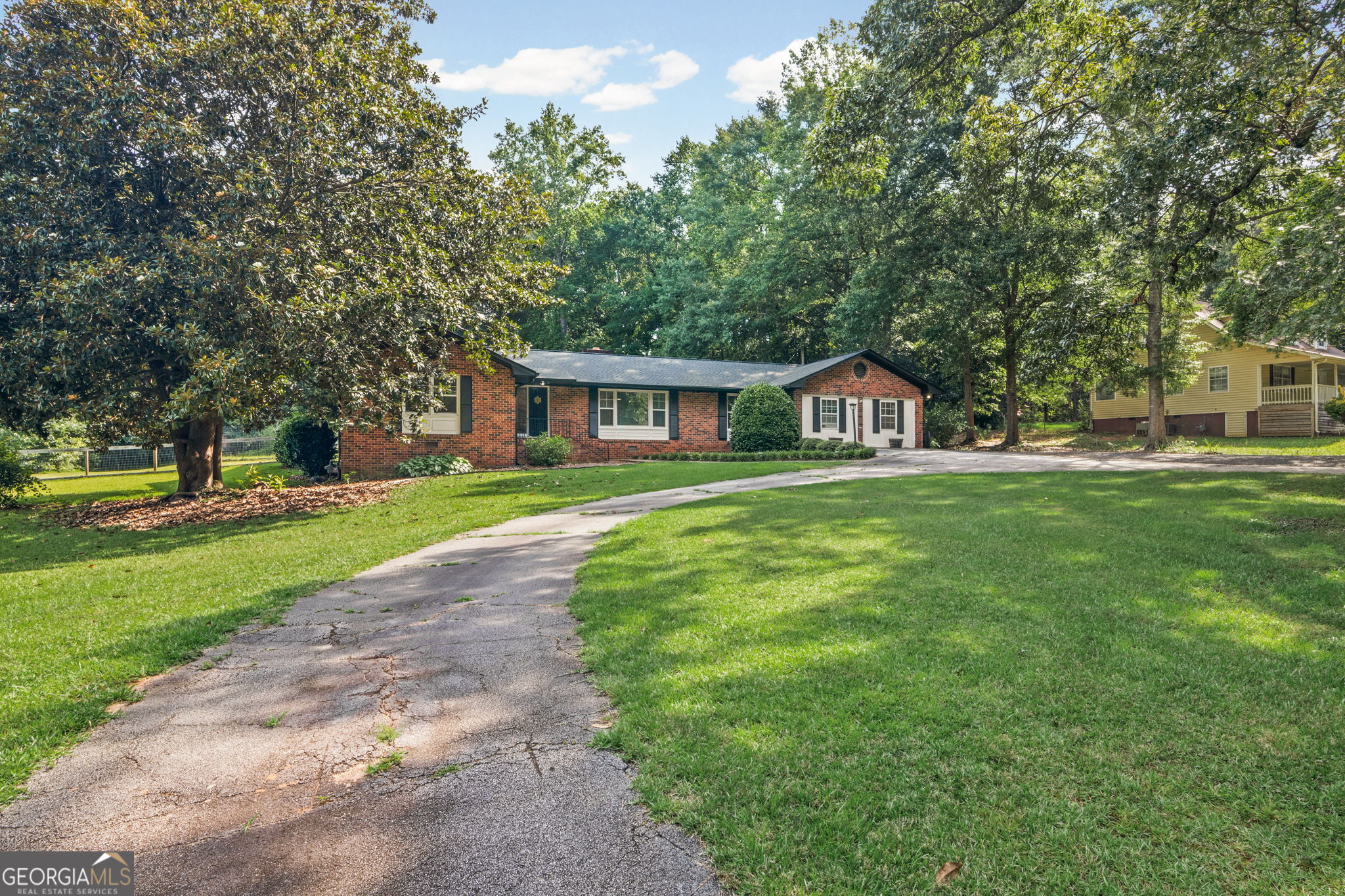 163 Sheppard DR