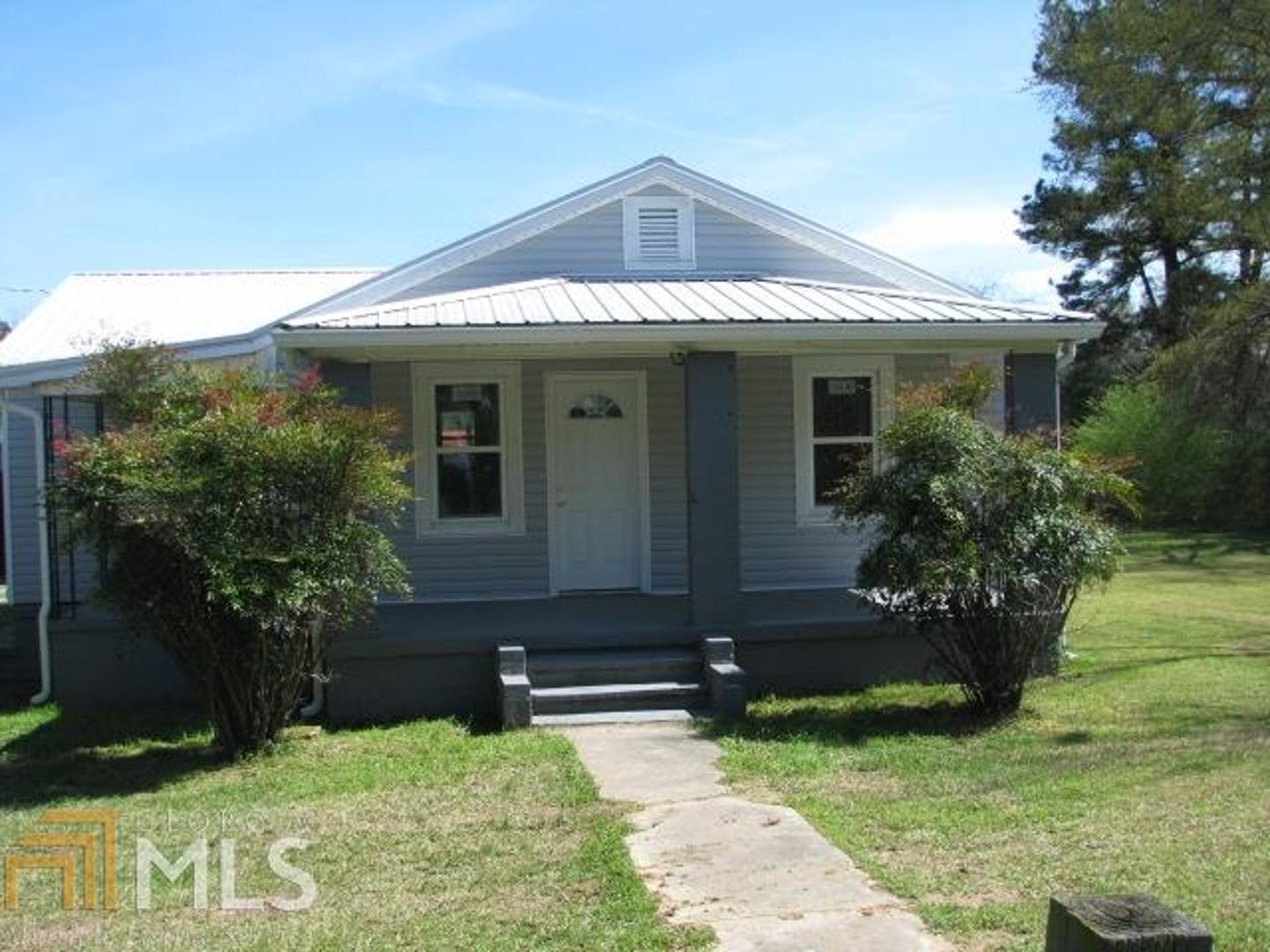 City of Summerville Ramey Street, convenient to everything Rare find total remodel roof, windows, vinyl, central, new interior paint flooring, kitchen and baths and its a 4 bedroom, large level yard, single garage and covered parking, You have to come and take a look at this home, this won't last long at this price, Call Today