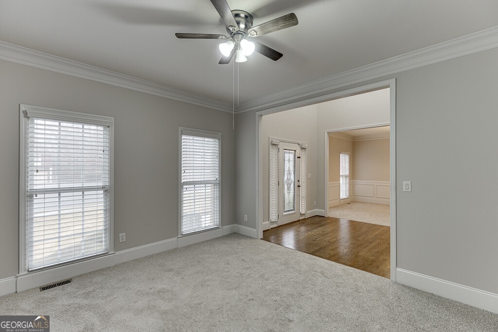 1400 Cresthaven LN