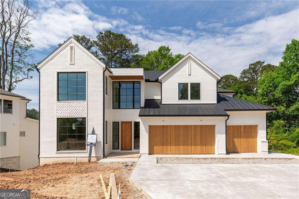 Photo of 10910 Woodstock Road, Roswell, GA 30075 (MLS # 10768488)