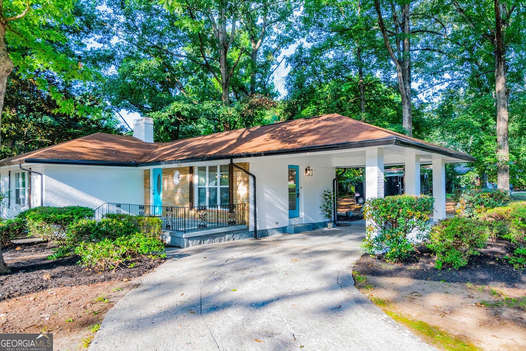 5165 WOODLAND DR