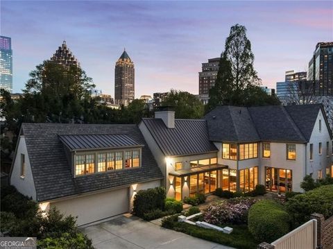 Photo of 123 Peachtree Circle, Atlanta, GA 30309 (MLS # 10713956)