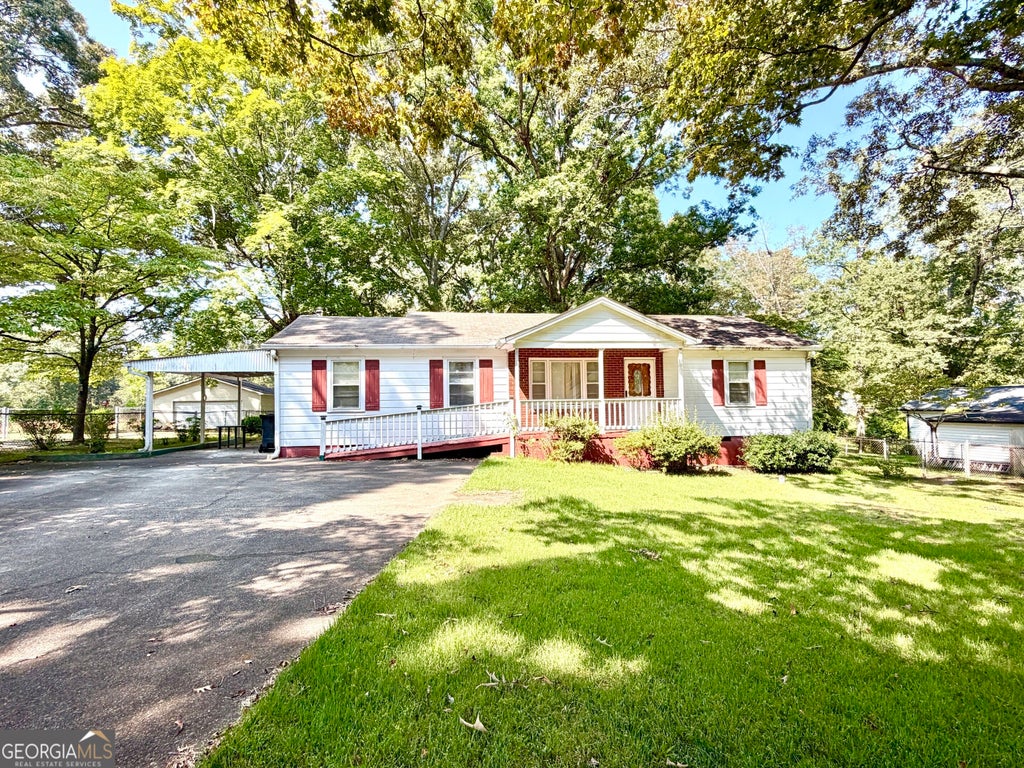 Photo of 5750 Brenda Drive SW, Mableton, GA 30126 (MLS # 10851059)
