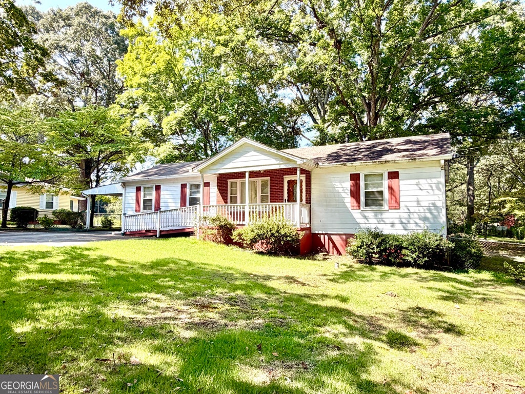 Photo of 5750 Brenda Drive SW, Mableton, GA 30126 (MLS # 10851059)