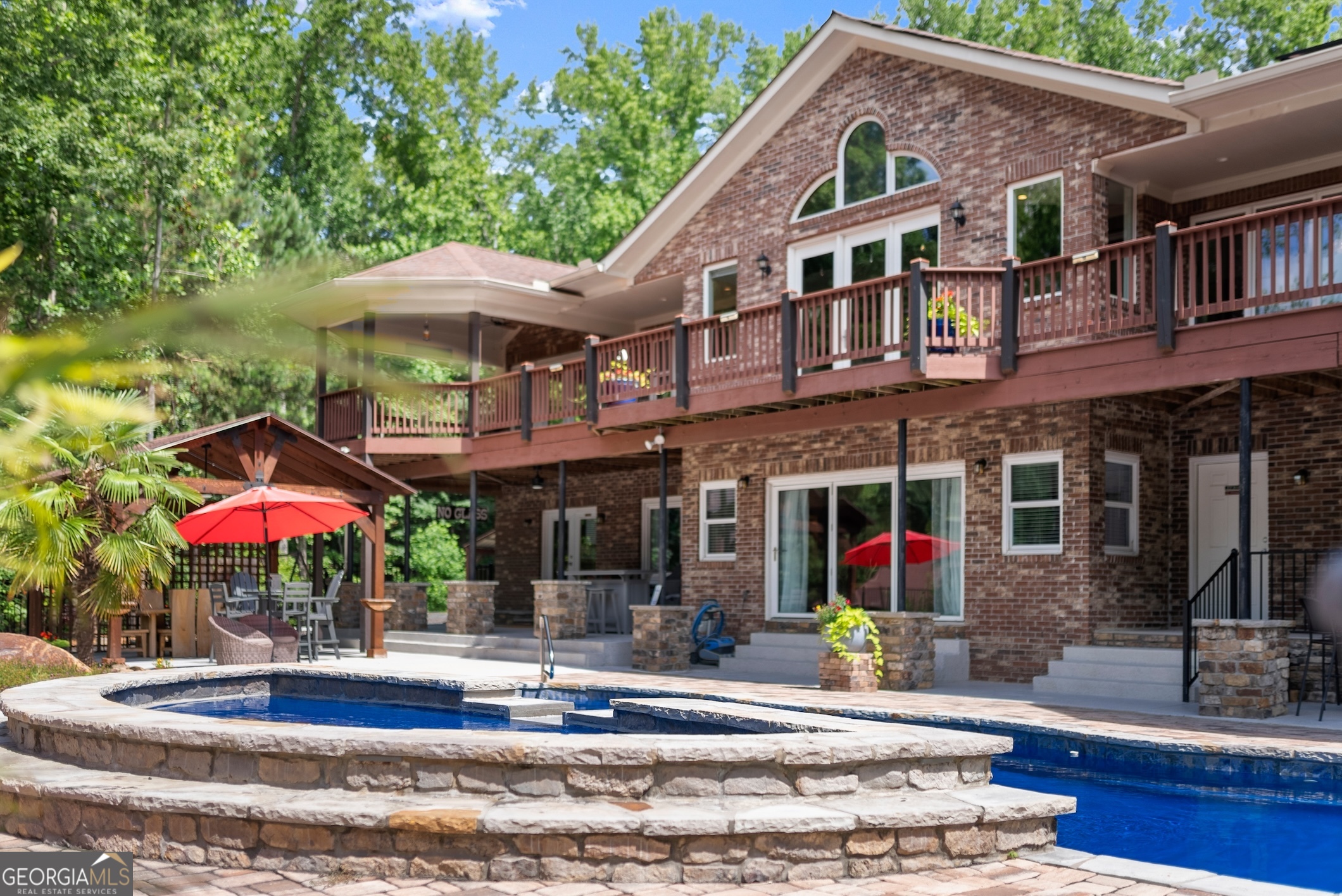 1572 Azalea DR