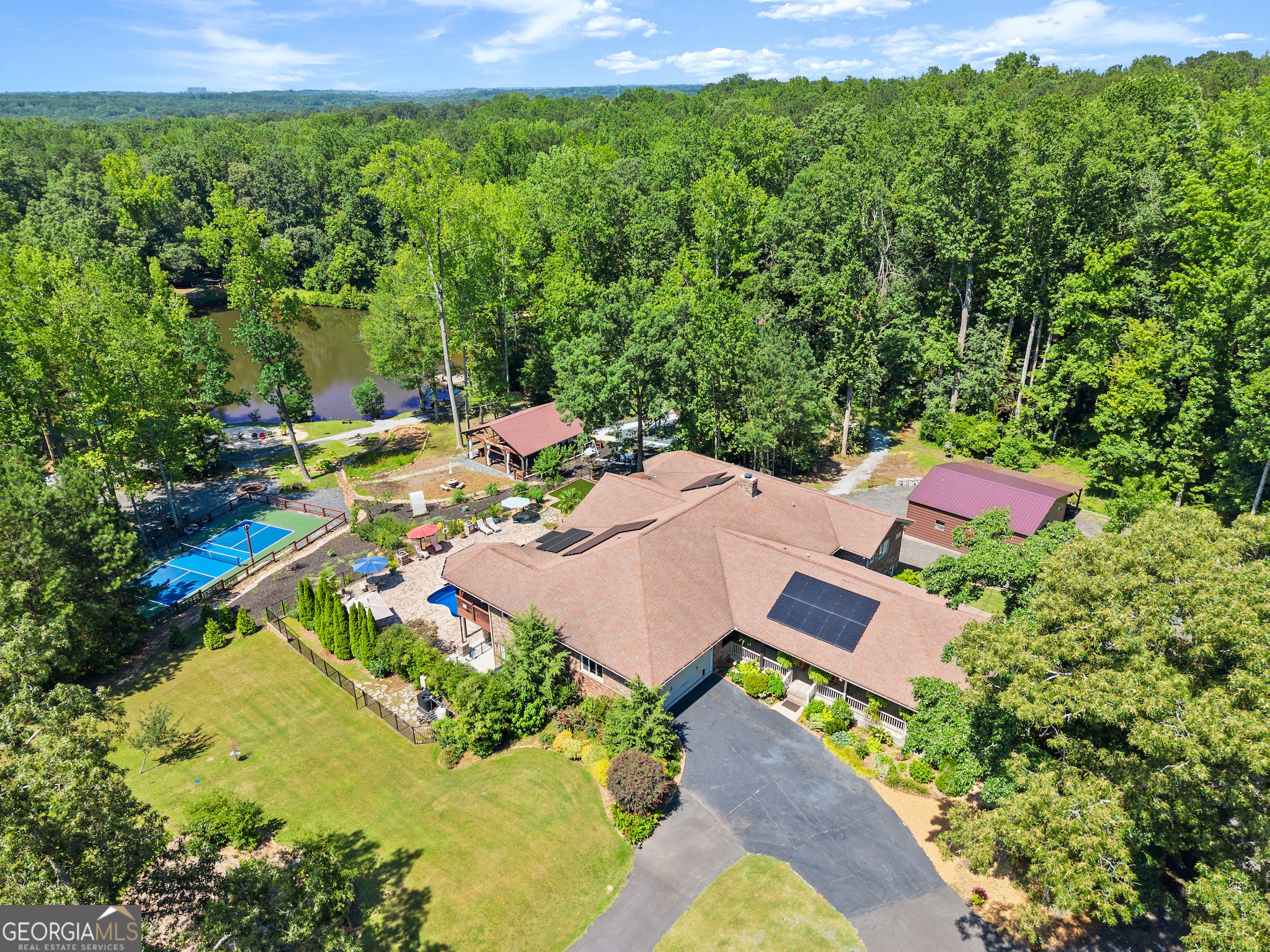 1572 Azalea DR