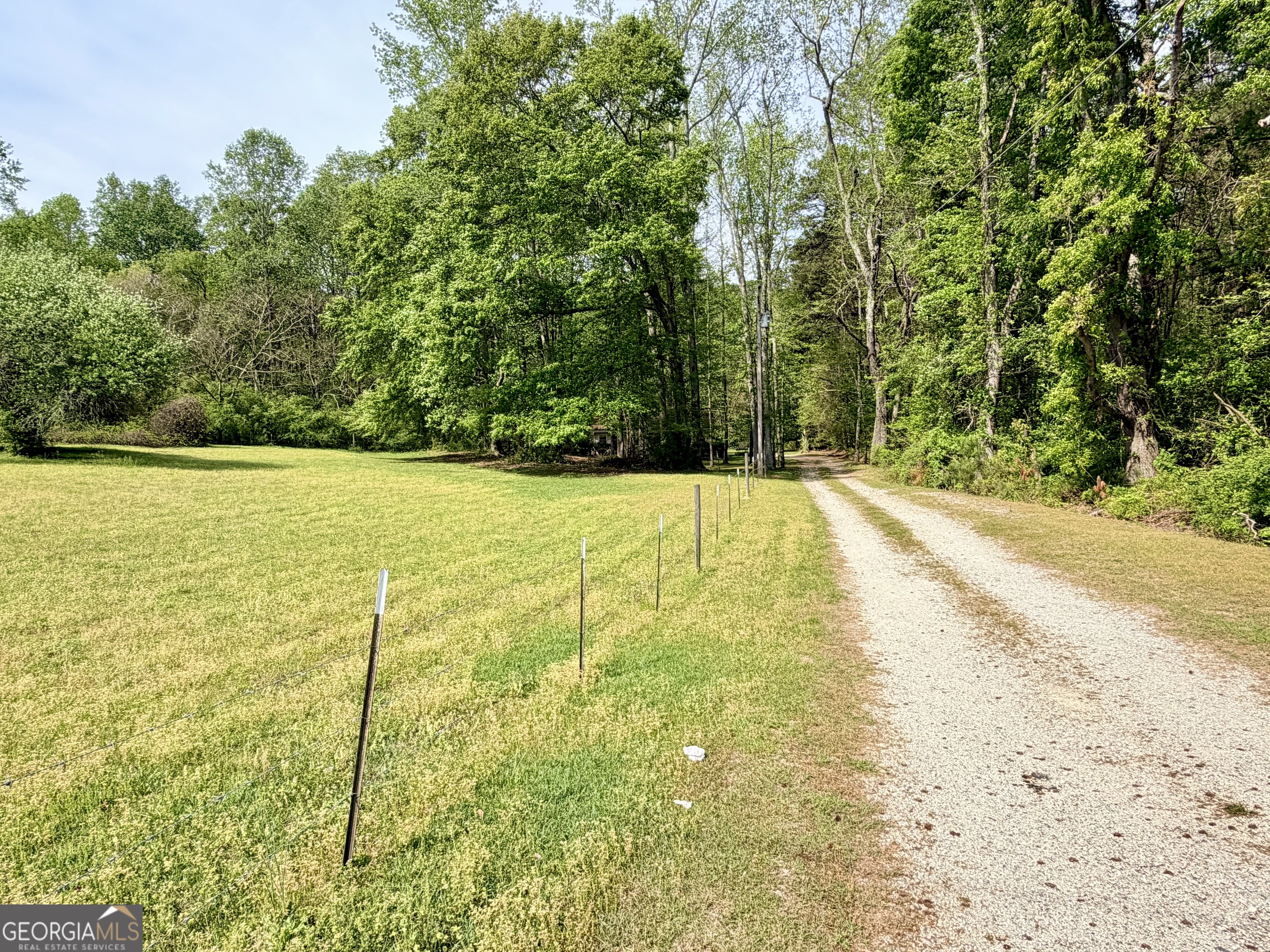 1129 Cave Springs RD