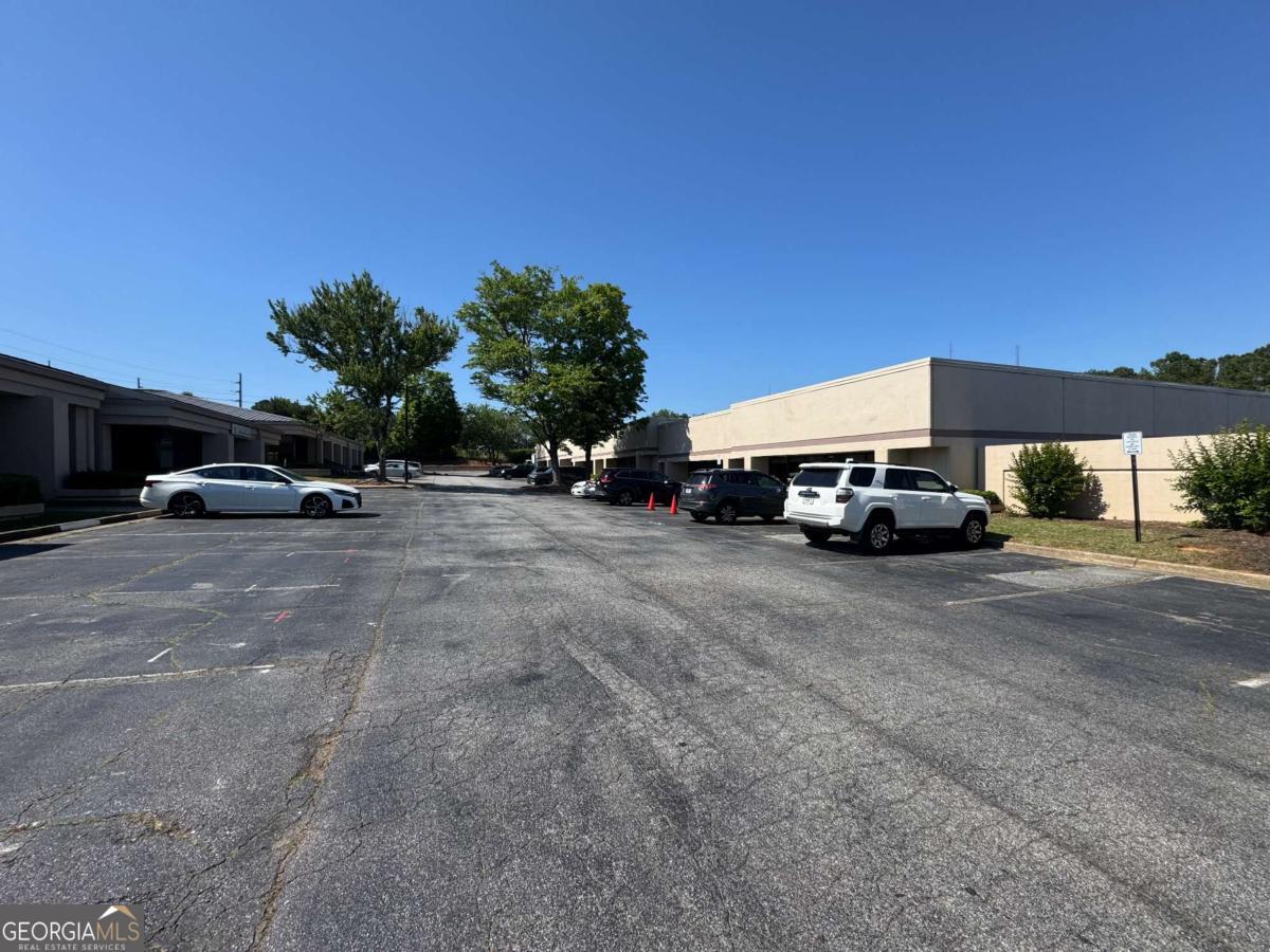 6069 Oakbrook PKWY