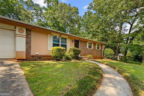 1594 PINE GLEN CIR Decatur GA 30035