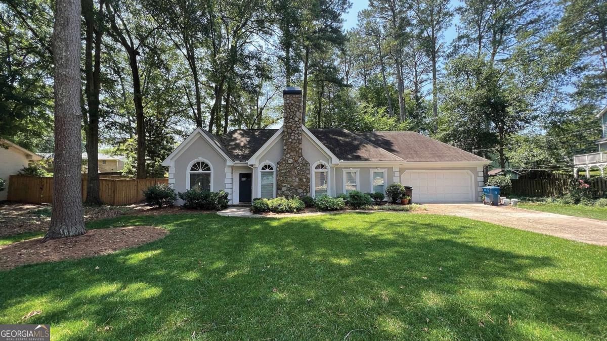 372 Lynne CIR