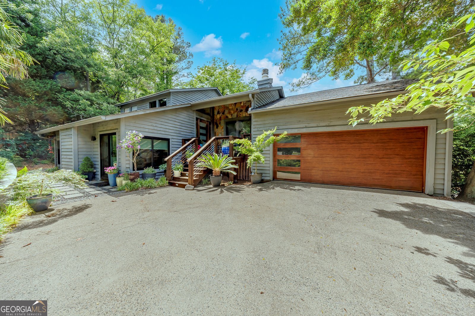 927 Muirfield DR