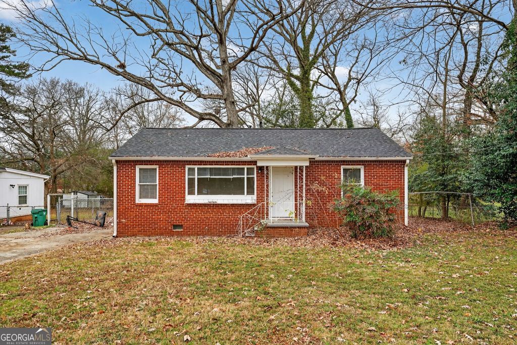 Photo of 1883 Clarke Lane, Decatur, GA 30035 (MLS # 10672067)