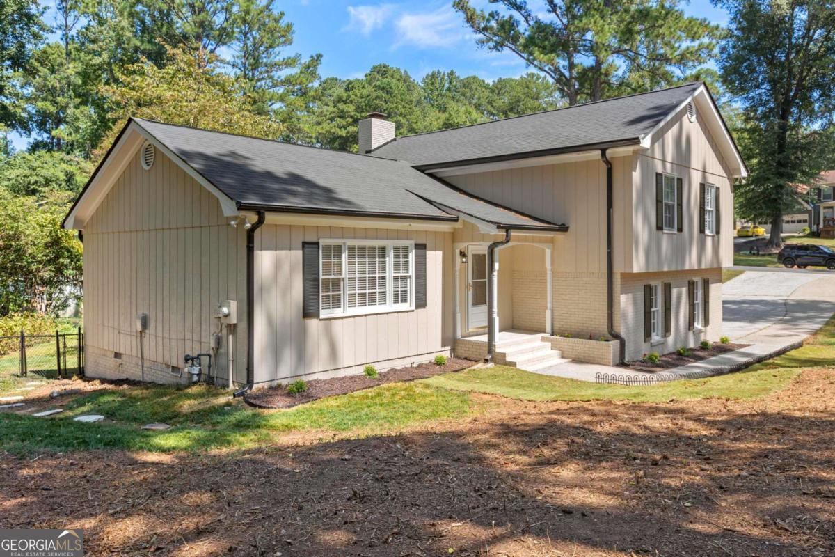 689 Roxboro CT