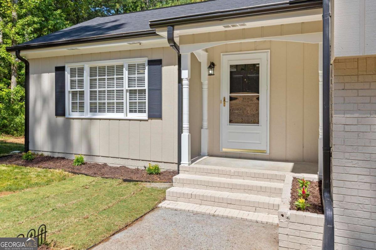 689 Roxboro CT