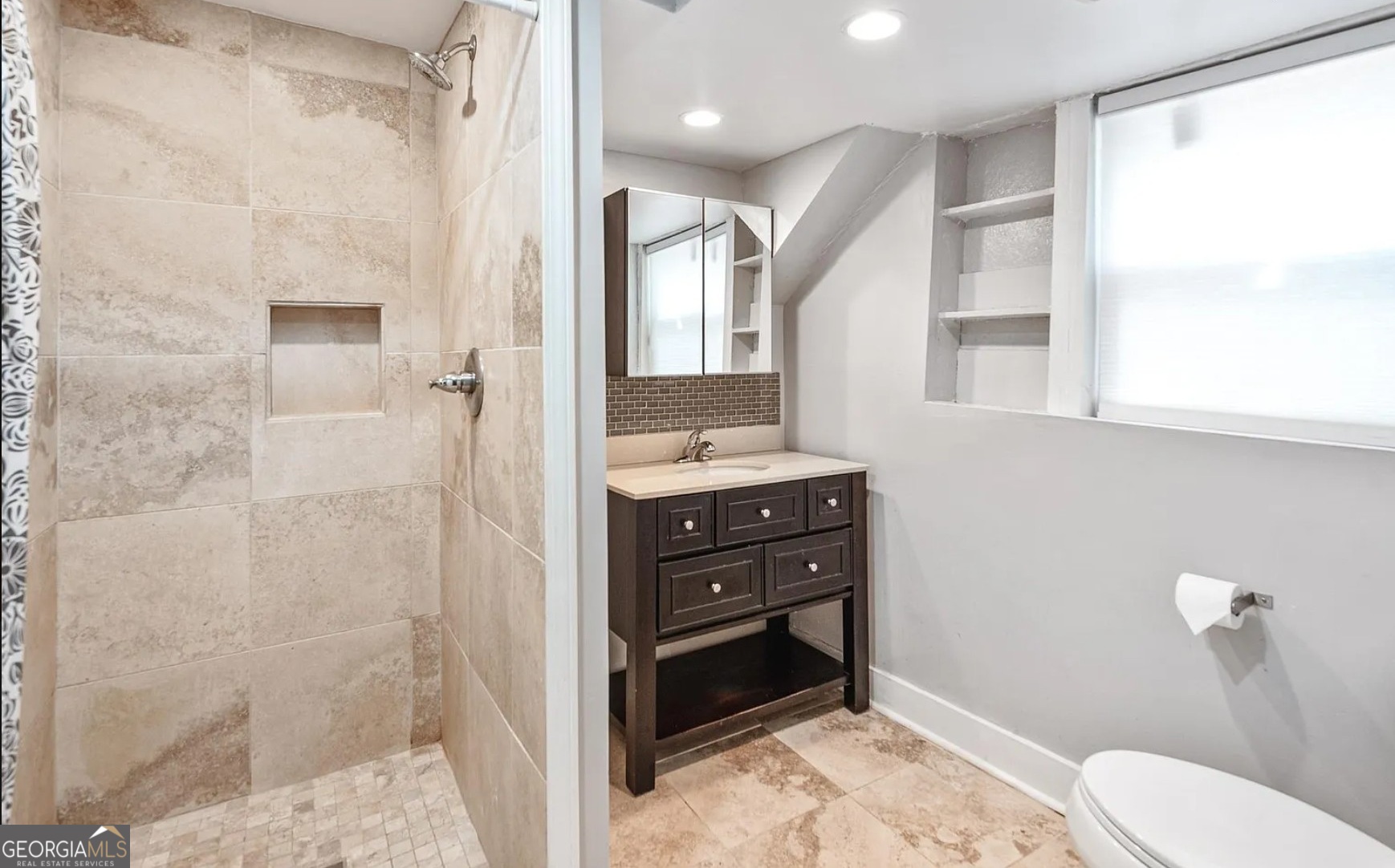 1143 United AVE SE B