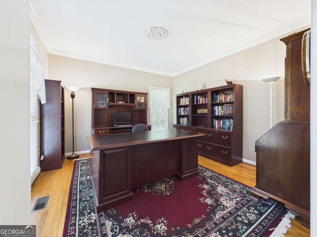 1120 Laurel Pointe