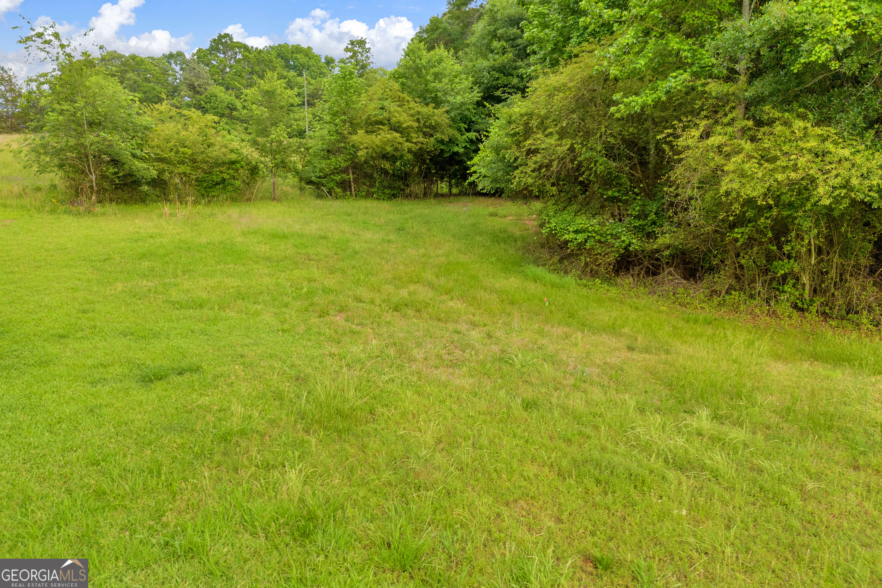 570 Davis RD
