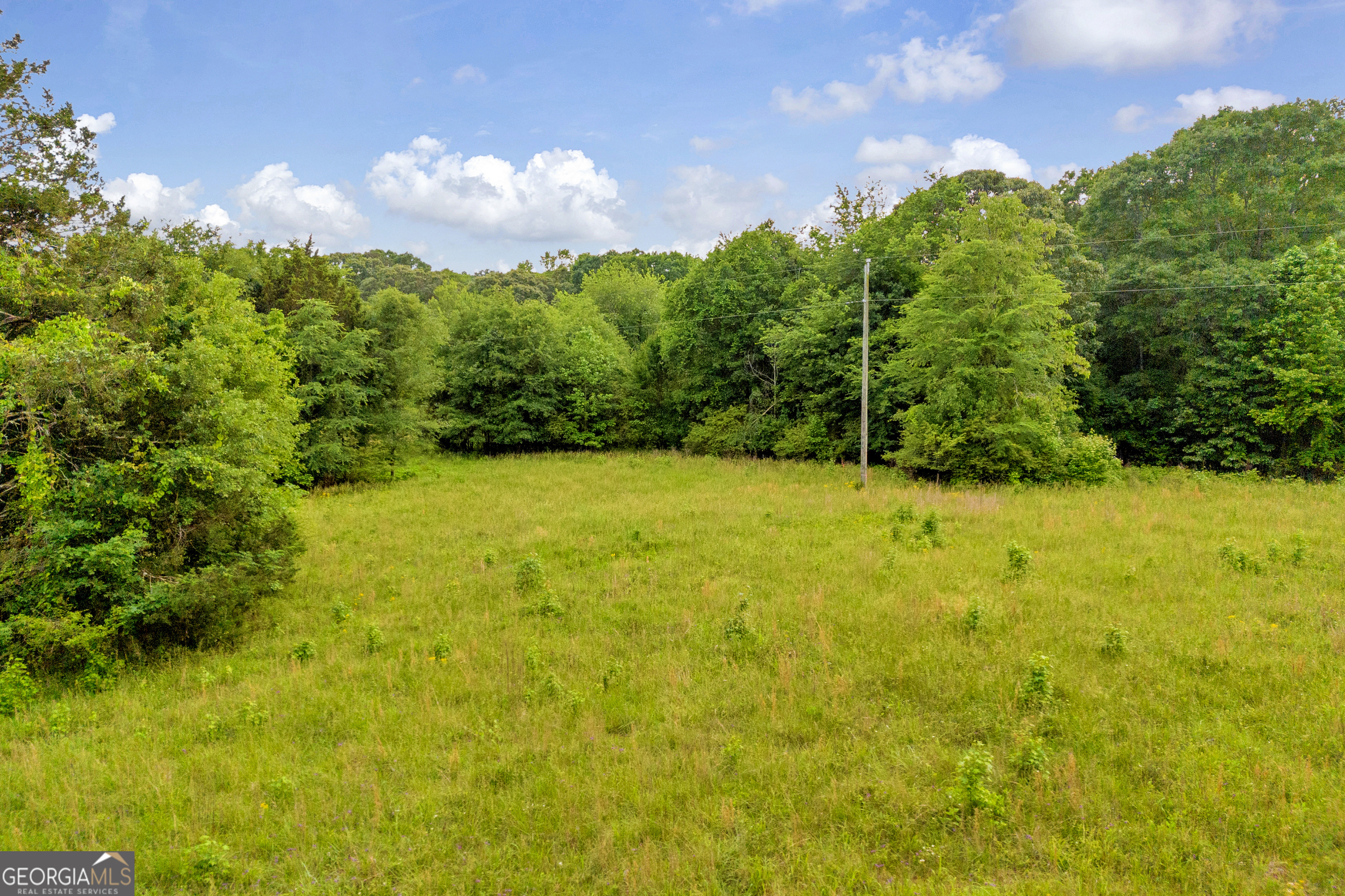 570 Davis RD