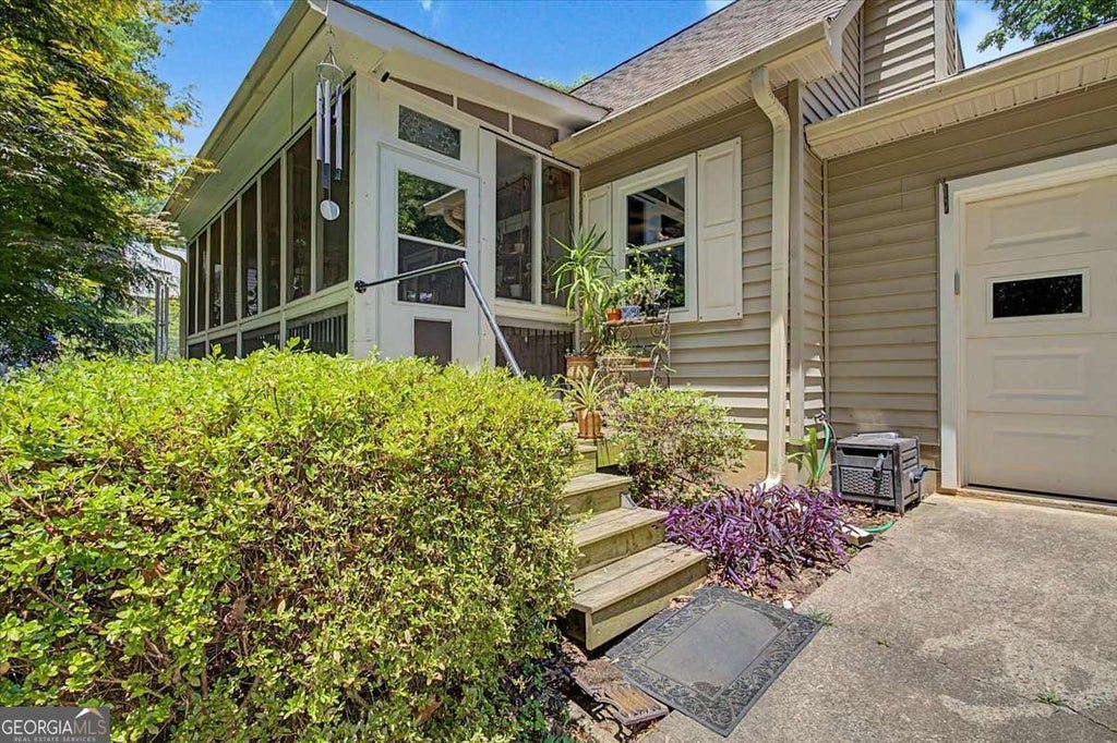 Photo of 5010 Mercedes Drive, Cumming, GA 30041 (MLS # 10787109)