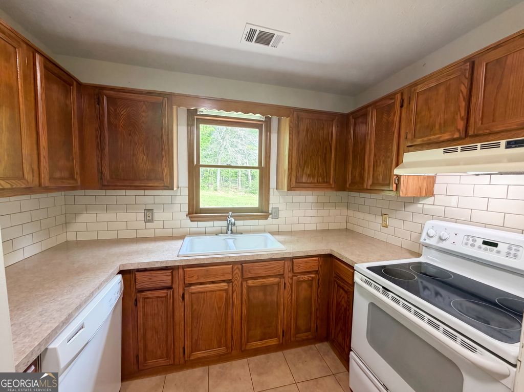 Photo of 1514 Willow Gate Way, Auburn, GA 30011 (MLS # 10733515)