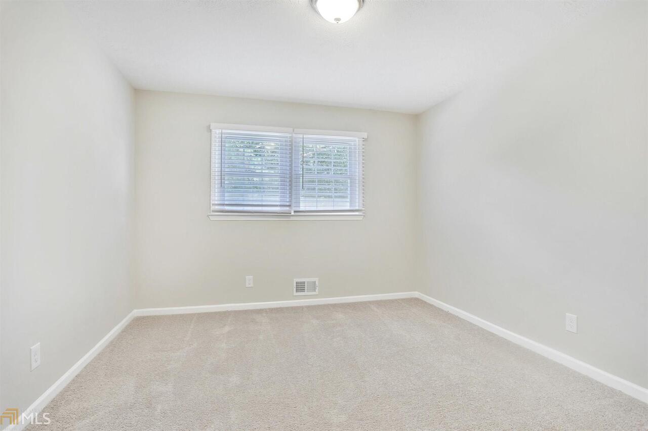 The Oaks - Residential Lease