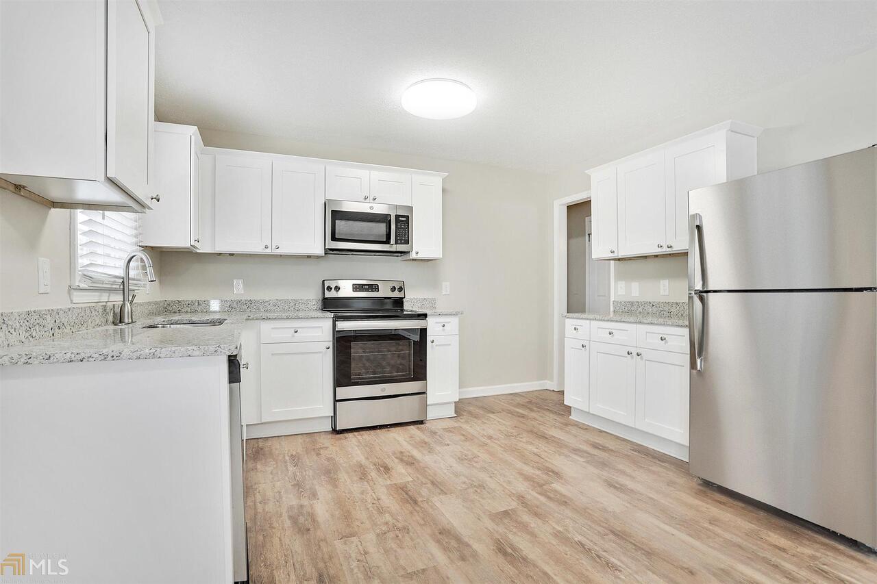 The Oaks - Residential Lease