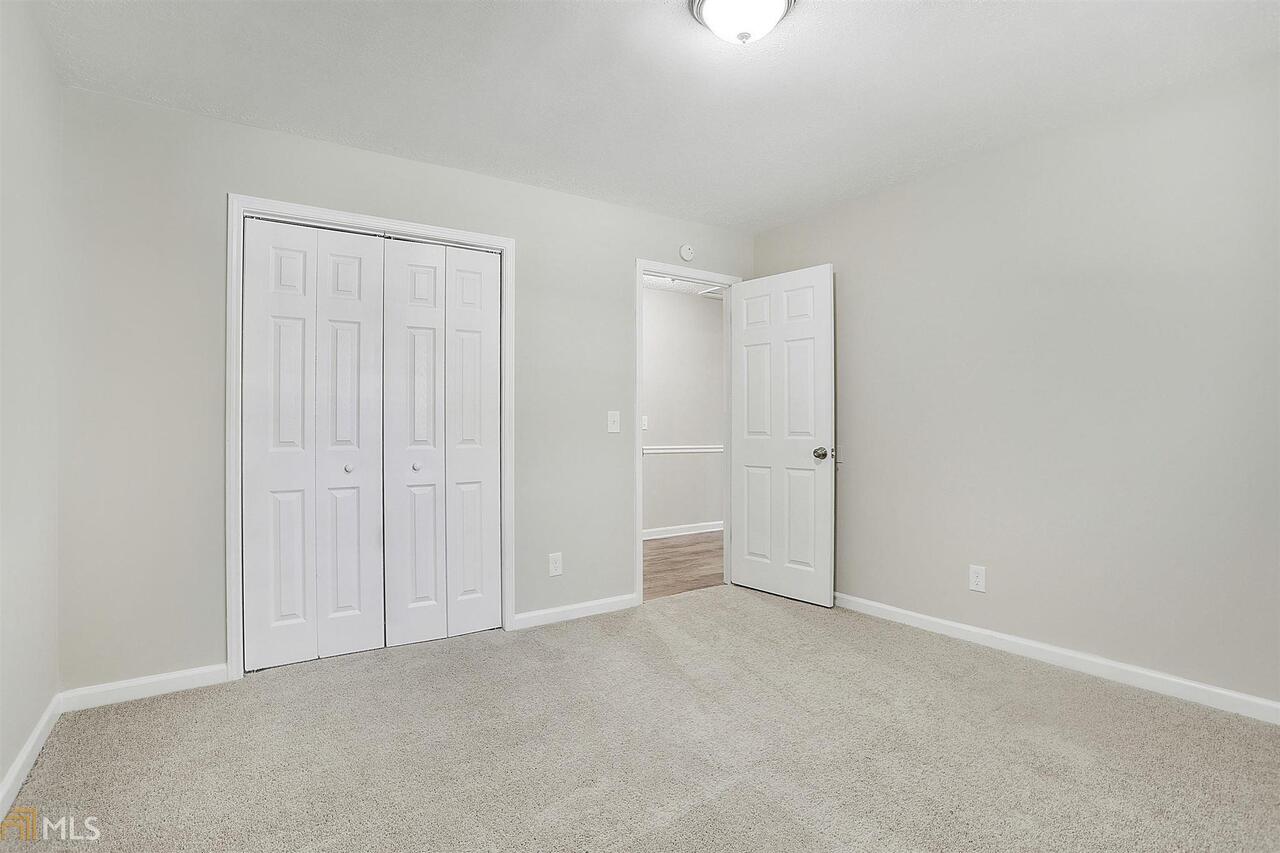 The Oaks - Residential Lease
