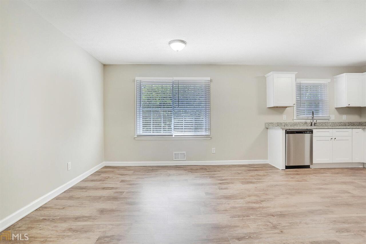 The Oaks - Residential Lease