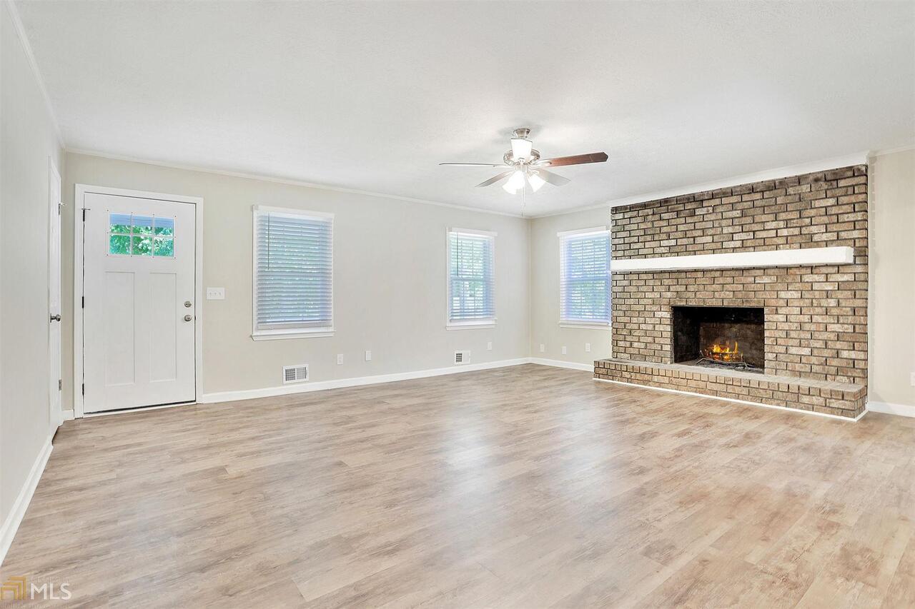 The Oaks - Residential Lease