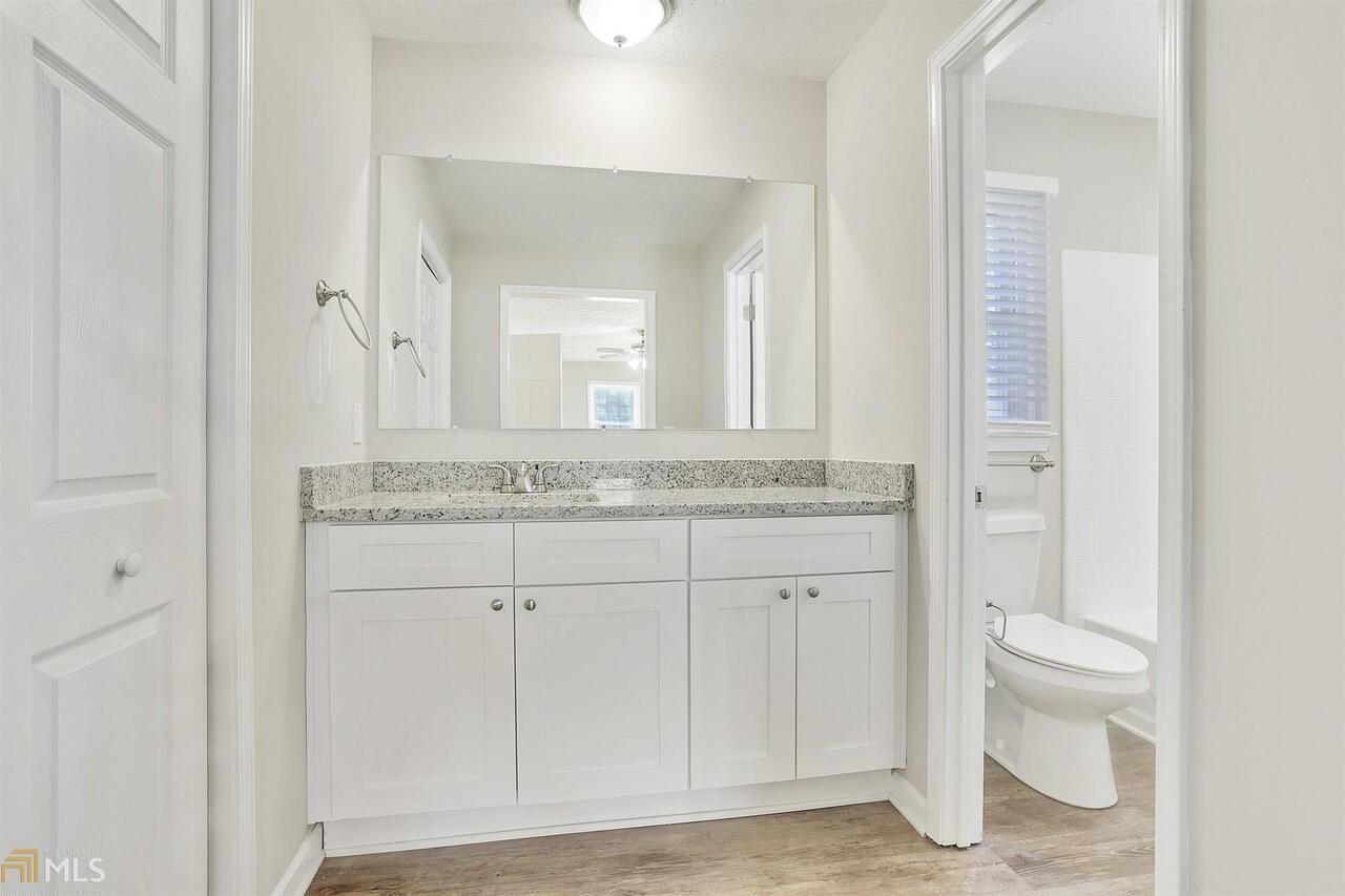 The Oaks - Residential Lease