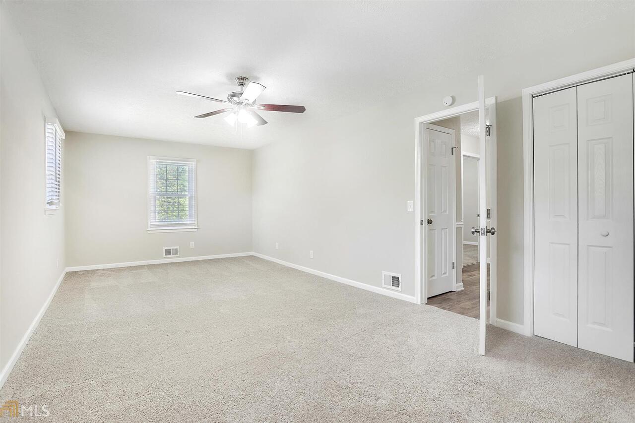 The Oaks - Residential Lease