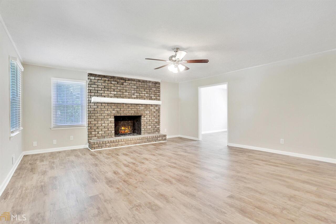 The Oaks - Residential Lease
