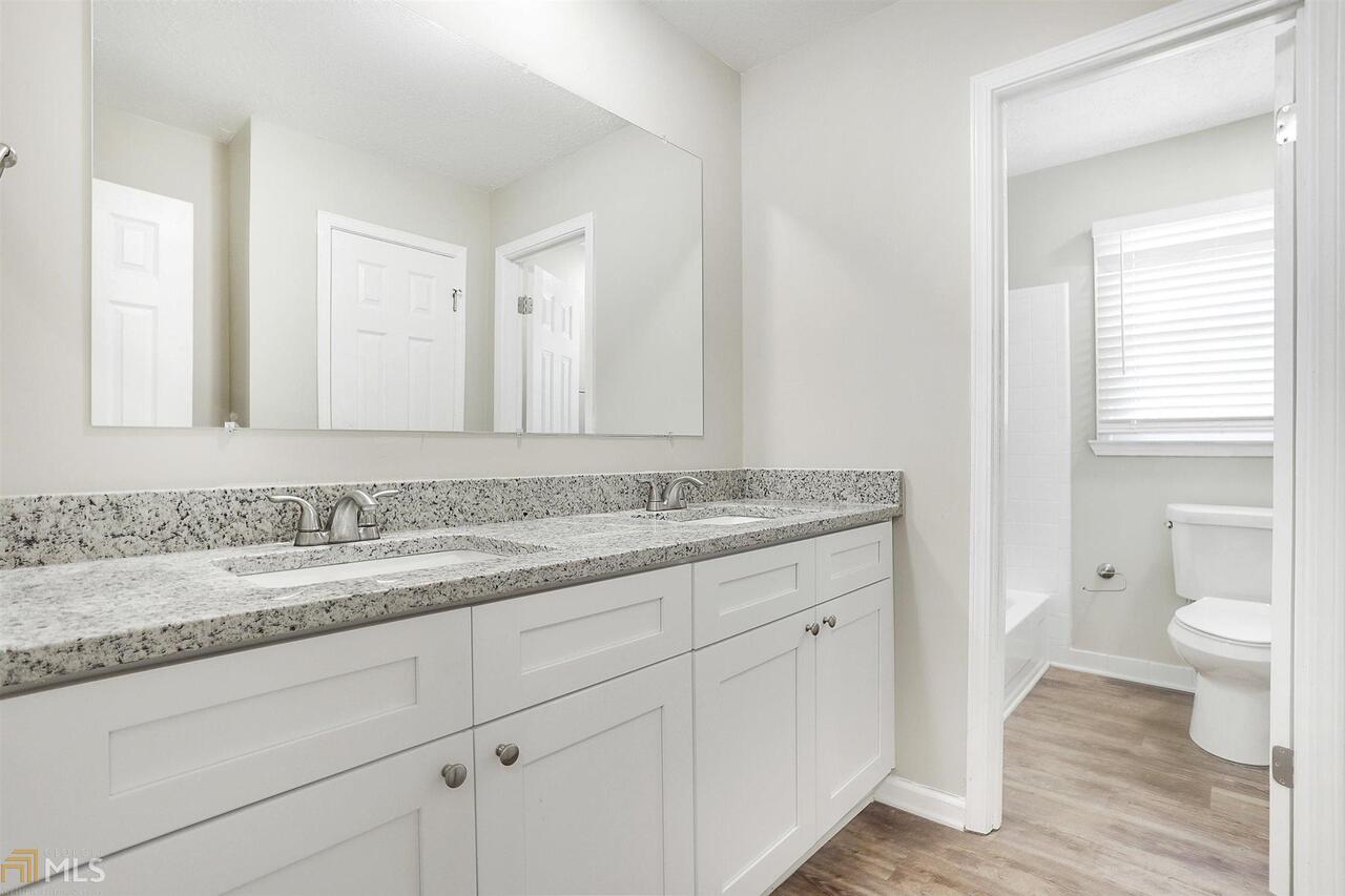 The Oaks - Residential Lease