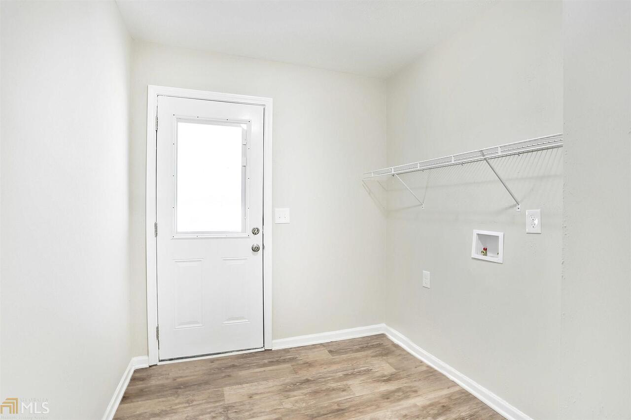 The Oaks - Residential Lease