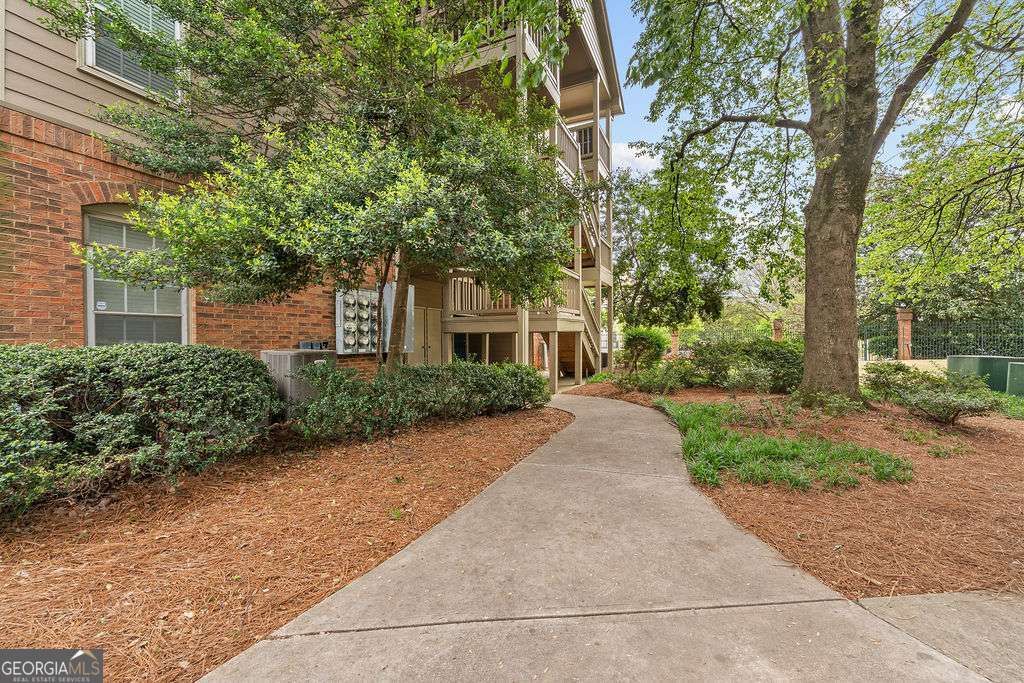 Photo of 1001 Mcgill Park Avenue NE, Atlanta, GA 30312 (MLS # 10726098)