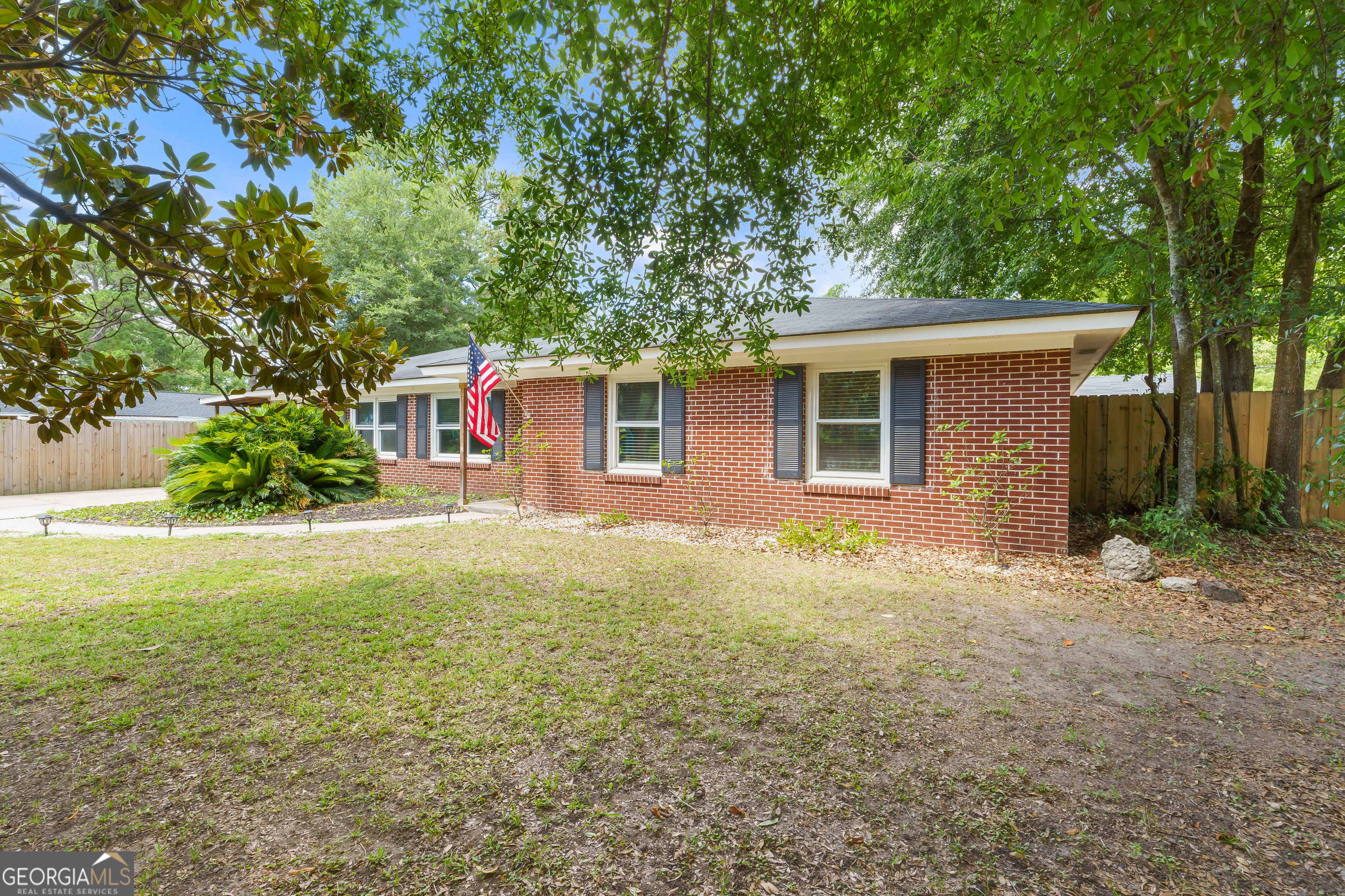 17 Regent DR