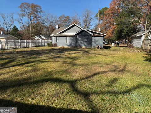 A home in Fort Valley