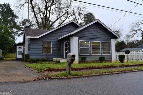 A home in Fort Valley