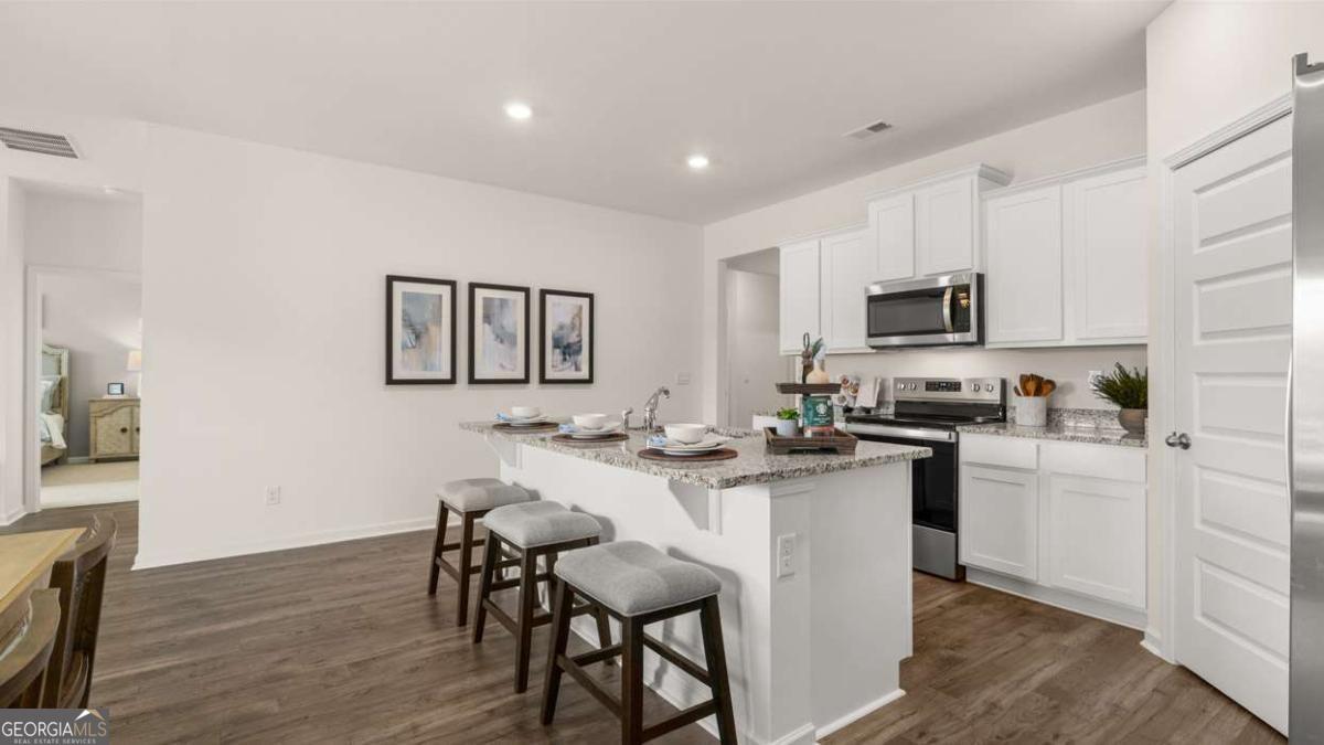 346 Friendship Oak WAY