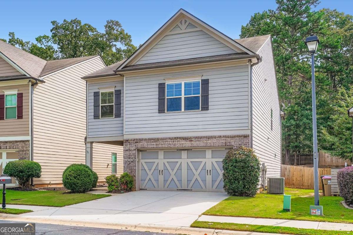 5586 Apple Grove RD